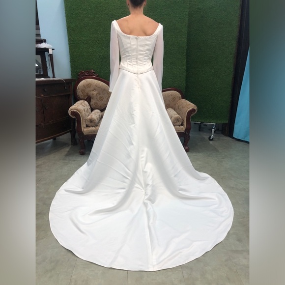 Bridgerton Wedding Dress, BELL LONG SLEEVE, Square Scoop Neck, Aline Ballgown - Picture 5 of 15